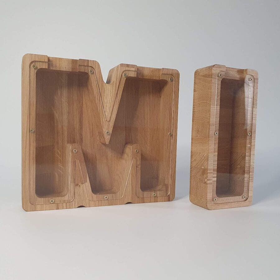 Spardose in Buchstabenform